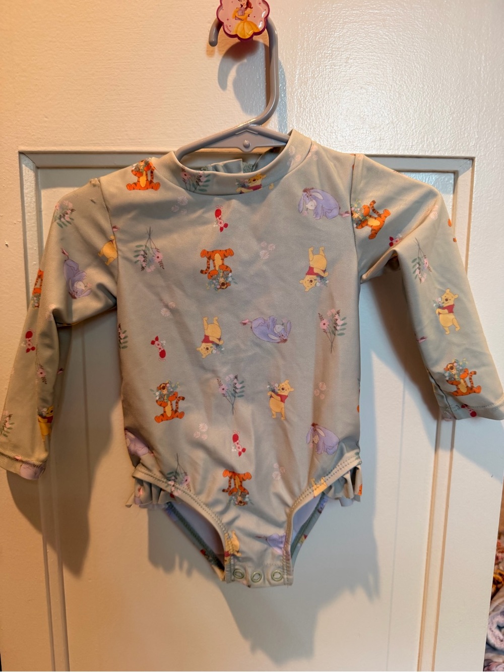Kids Long-Sleeve One-Piece Bodysuit in Light Gray with Winnie the Pooh Print